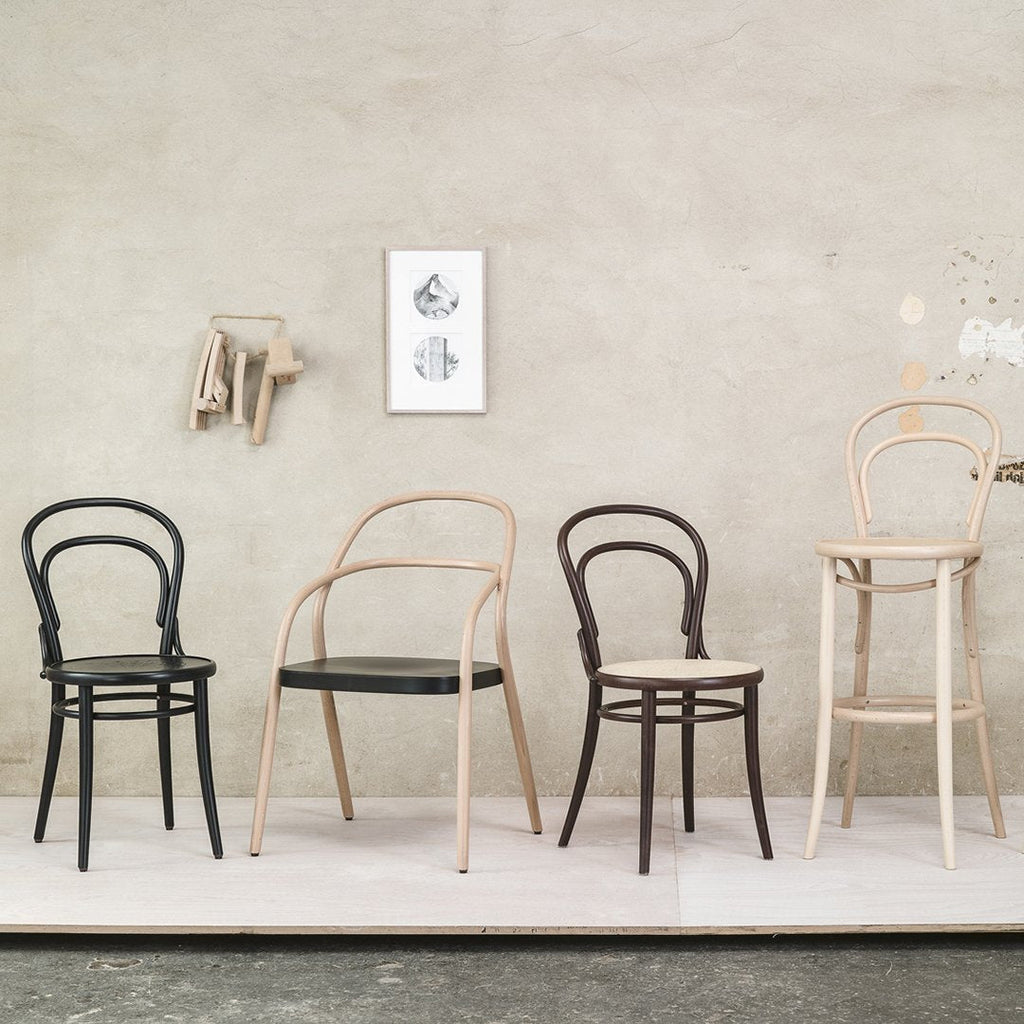 Chaise de café classique en bois de hêtre courbé avec assise en cannage pour salle à manger