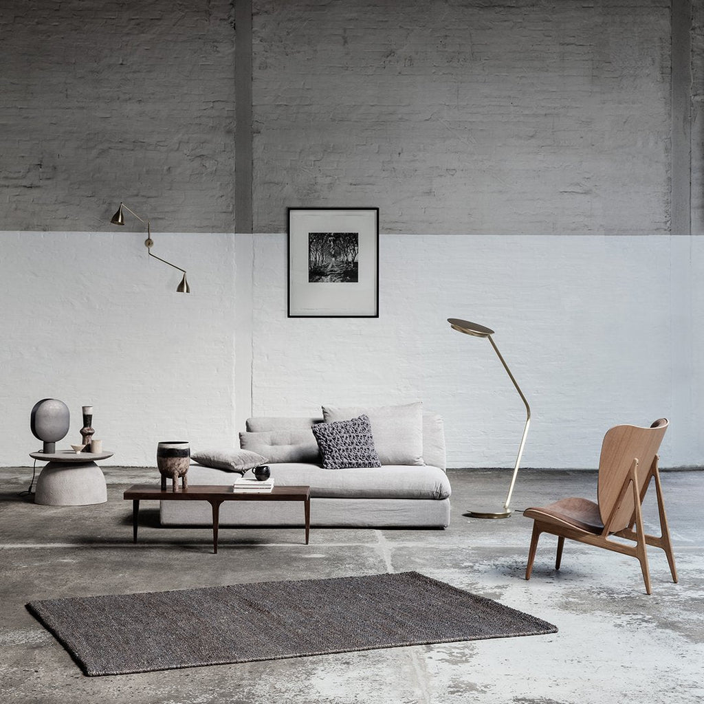 Fauteuil de salon scandinave en chêne massif avec dossier incurvé en forme d'oreille d'éléphant pour salon