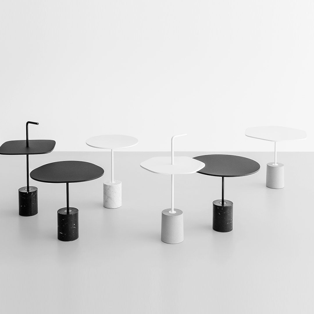 Table d'appoint contemporaine avec base en marbre ou béton et plateau en stratifié pour salon ou bureau