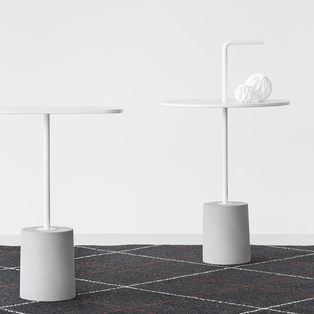 Table d'appoint contemporaine avec base en marbre ou béton et plateau en stratifié pour salon ou bureau