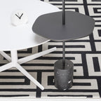 Table d'appoint contemporaine avec base en marbre ou béton et plateau en stratifié pour salon ou bureau