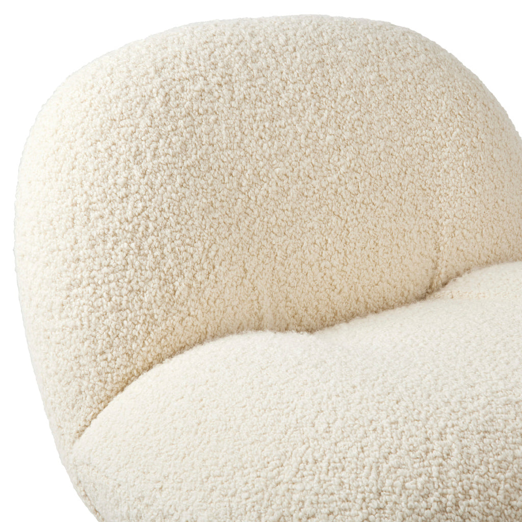 Fauteuil lounge moderne français entièrement tapissé avec forme de nuage flottant de faible hauteur pour salon