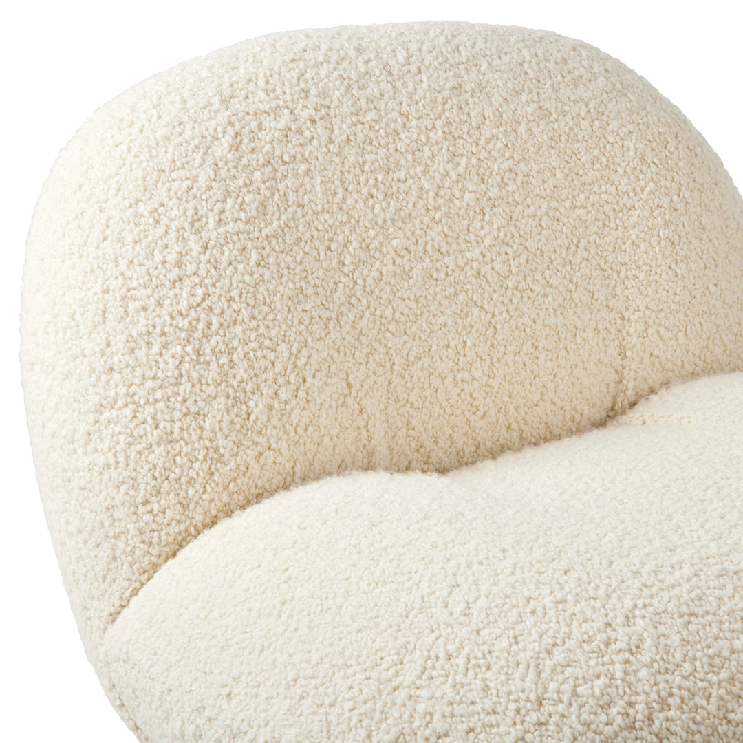 Fauteuil lounge moderne français entièrement tapissé avec forme de nuage flottant de faible hauteur pour salon