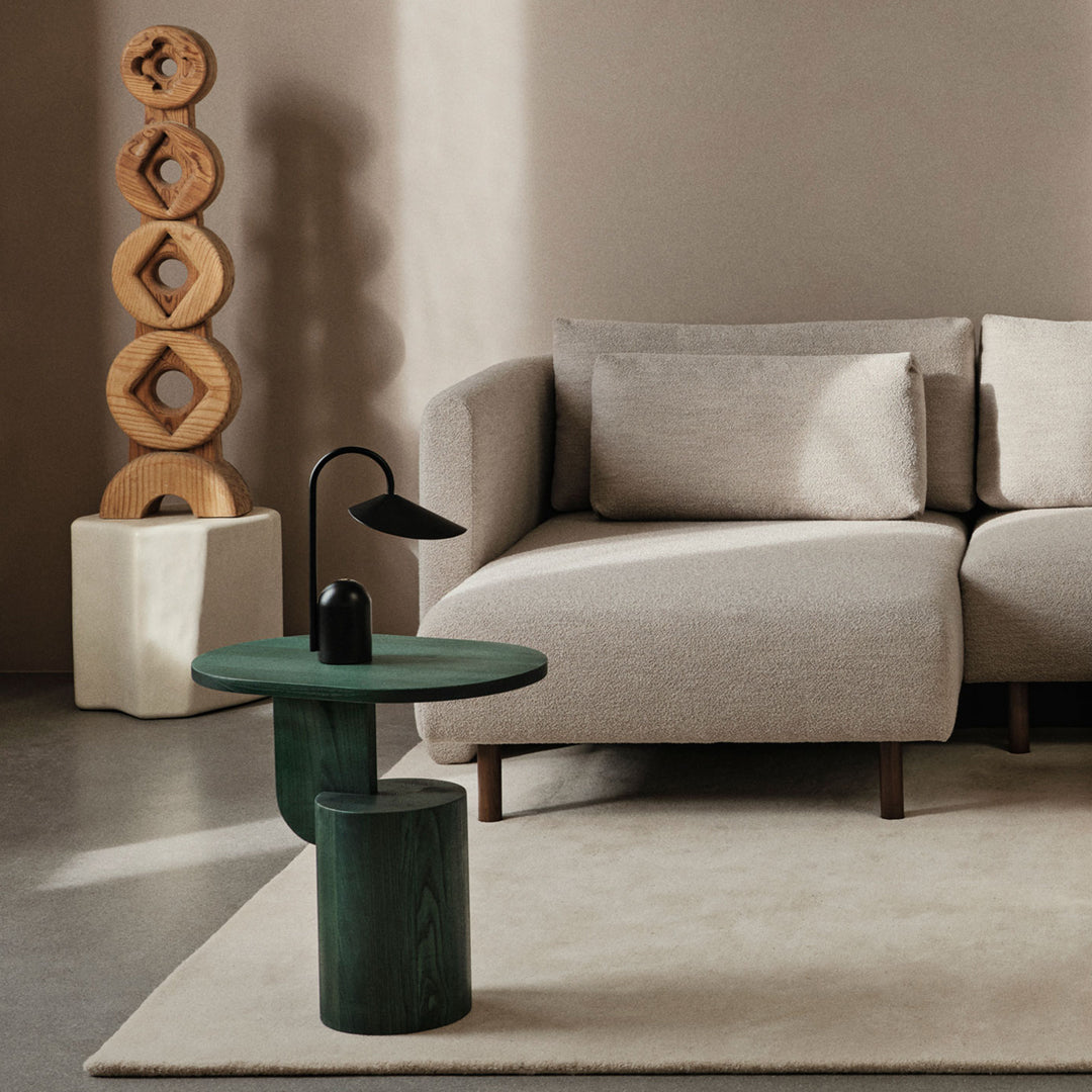 Table d'appoint contemporaine en frêne massif avec plateau ovale flottant et base cylindrique géométrique pour salon