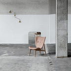 Fauteuil de salon scandinave en chêne massif avec dossier incurvé en forme d'oreille d'éléphant pour salon