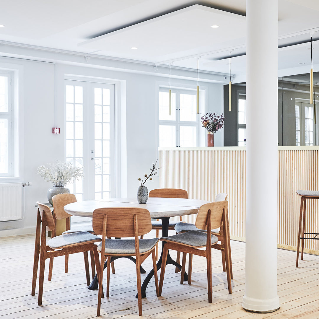 Chaise de salle à manger scandinave en chêne massif et placage stratifié, avec assise rembourrée