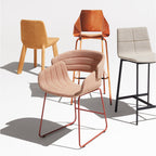 Chaise d'appoint contemporaine entièrement rembourrée en mousse et contreplaqué avec pieds en métal pour salle à manger