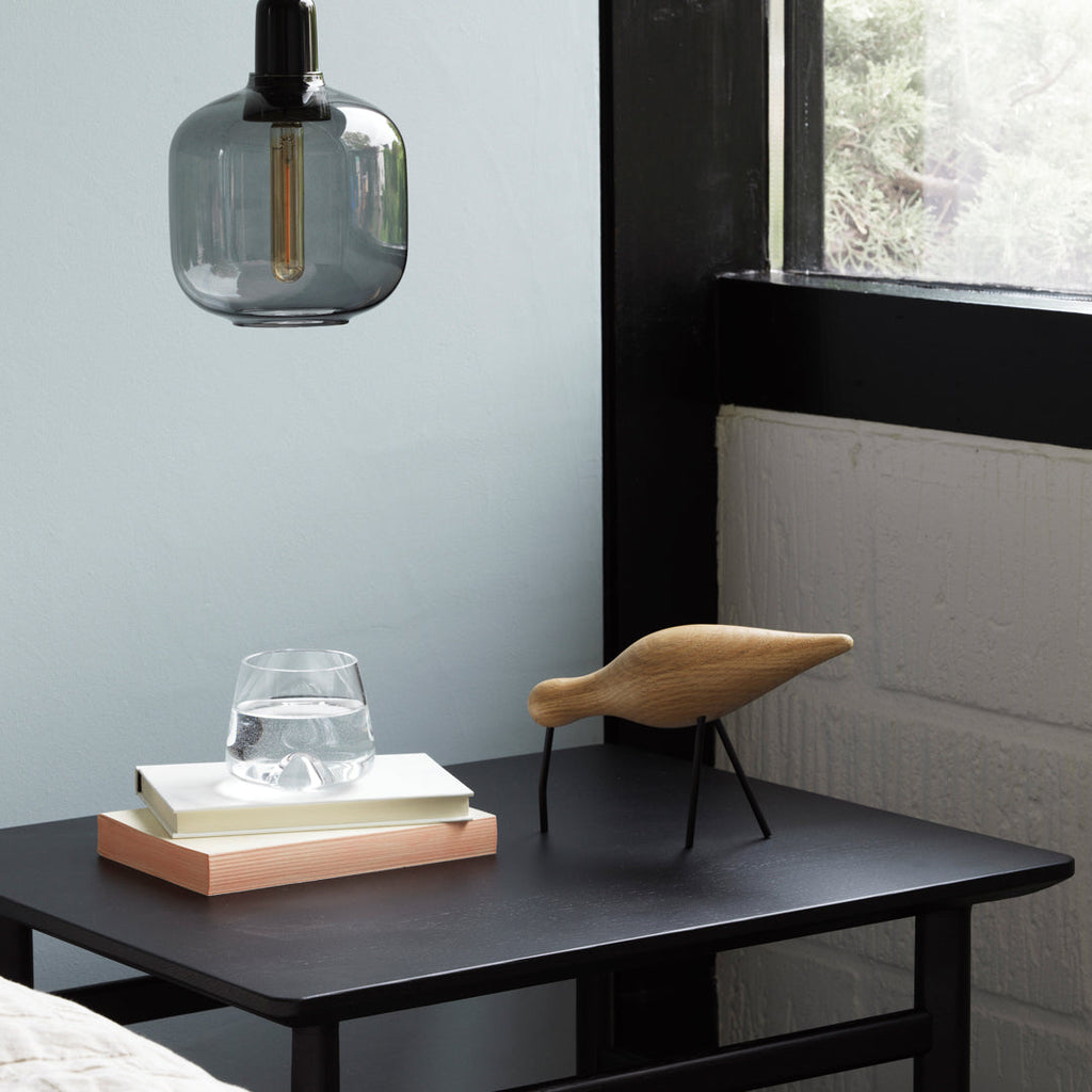 Table Basse Danoise Shaker en Chêne Massif avec Bords Biseautés et Pieds Ovales pour Salon
