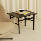 Table Basse Danoise Shaker en Chêne Massif avec Bords Biseautés et Pieds Ovales pour Salon