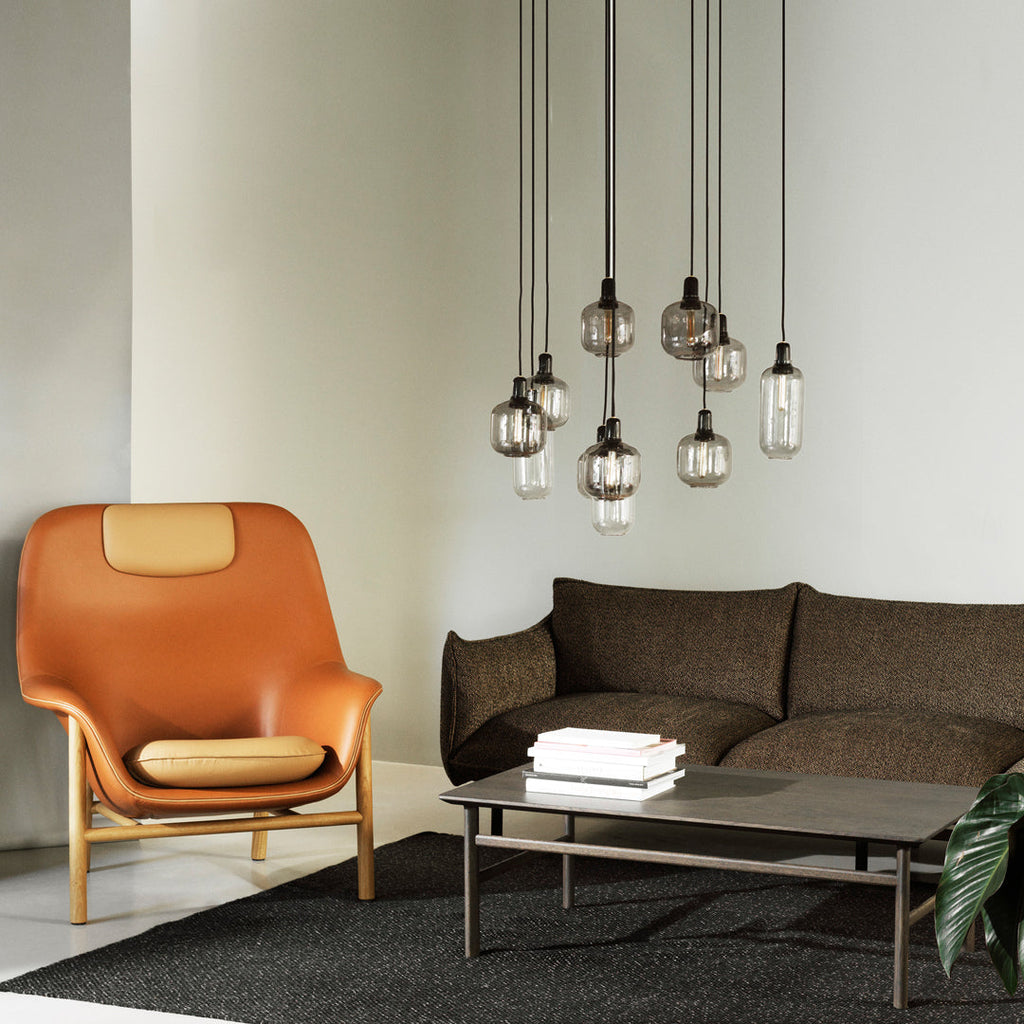 Table Basse Danoise Shaker en Chêne Massif avec Bords Biseautés et Pieds Ovales pour Salon