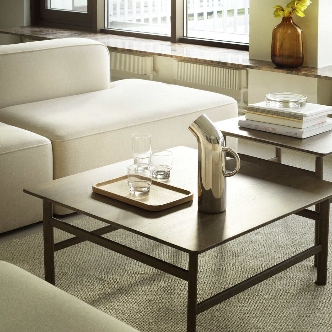 Table Basse Danoise Shaker en Chêne Massif avec Bords Biseautés et Pieds Ovales pour Salon