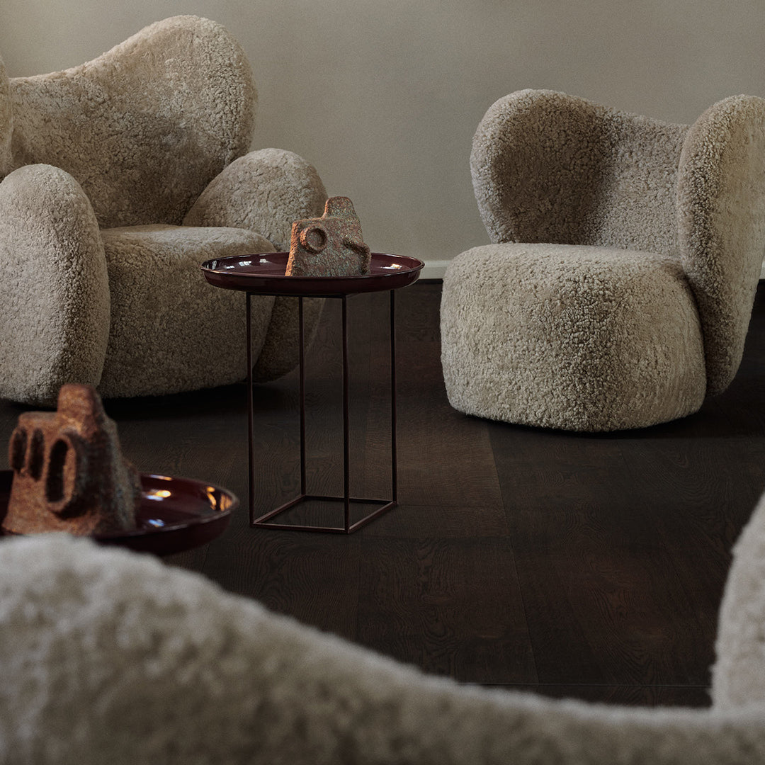 Fauteuil de salon pivotant entièrement rembourré Art Déco avec structure bloc volumineuse pour salon