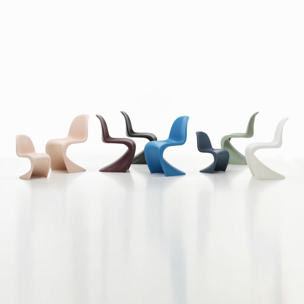 Chaise latérale en plastique emblématique avec design monobloc en porte-à-faux pour salle à manger ou extérieur