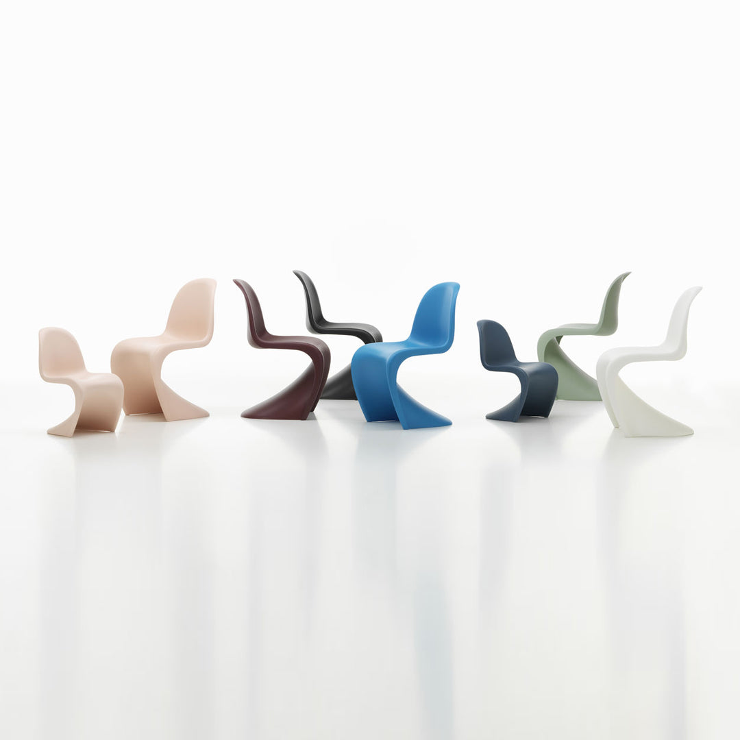 Chaise latérale en plastique emblématique avec design monobloc en porte-à-faux pour salle à manger ou extérieur