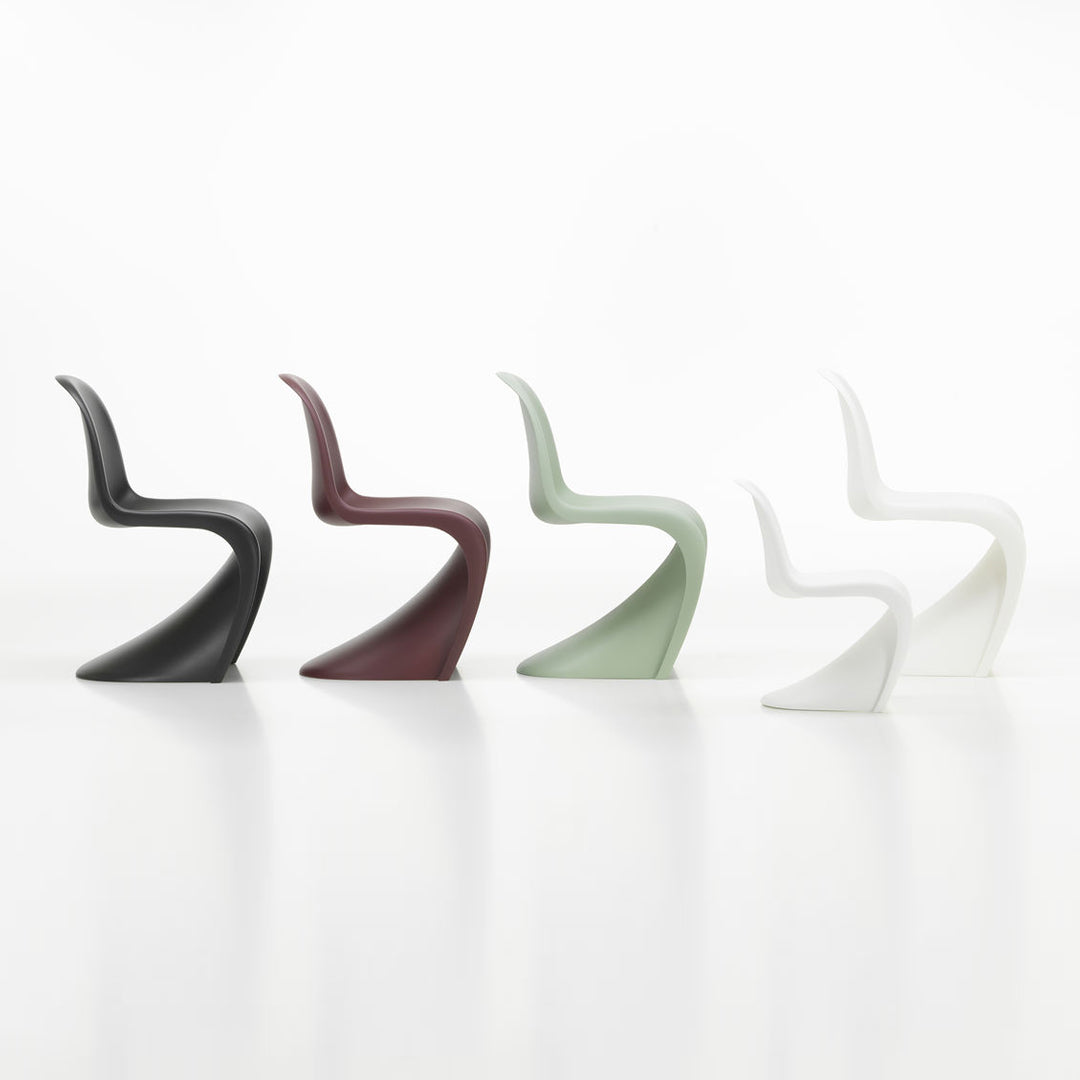 Chaise latérale en plastique emblématique avec design monobloc en porte-à-faux pour salle à manger ou extérieur