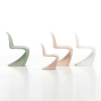 Chaise latérale en plastique emblématique avec design monobloc en porte-à-faux pour salle à manger ou extérieur