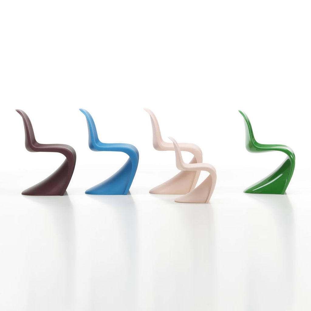 Chaise latérale en plastique emblématique avec design monobloc en porte-à-faux pour salle à manger ou extérieur