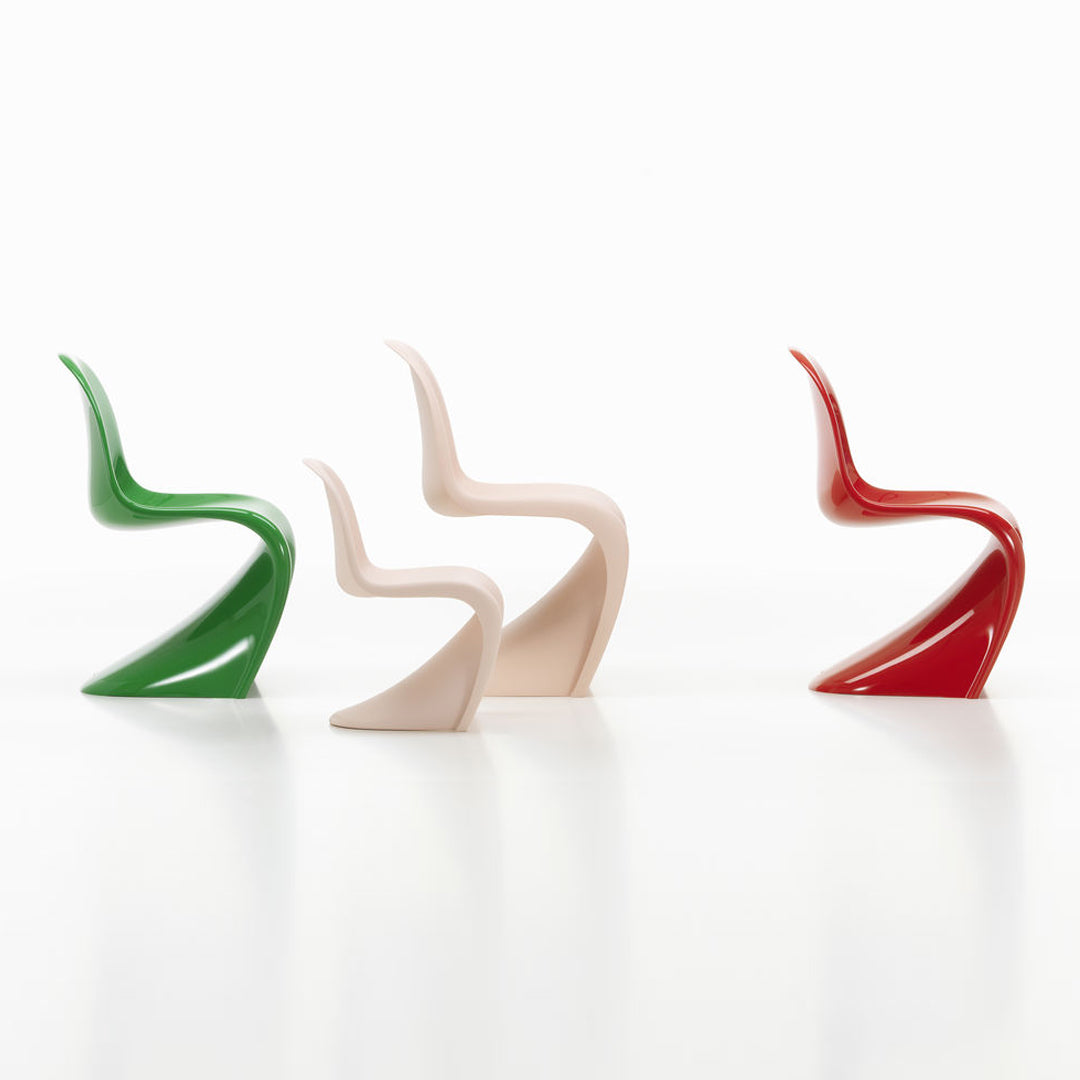 Chaise latérale en plastique emblématique avec design monobloc en porte-à-faux pour salle à manger ou extérieur