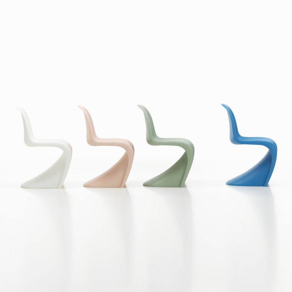 Chaise latérale en plastique emblématique avec design monobloc en porte-à-faux pour salle à manger ou extérieur