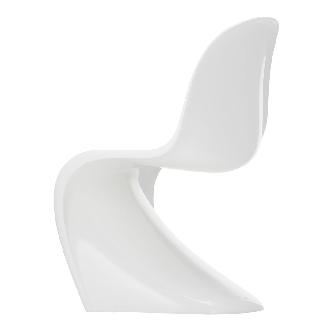 Chaise d'appoint emblématique en plastique laqué brillant avec forme en porte-à-faux monobloc pour salle à manger
