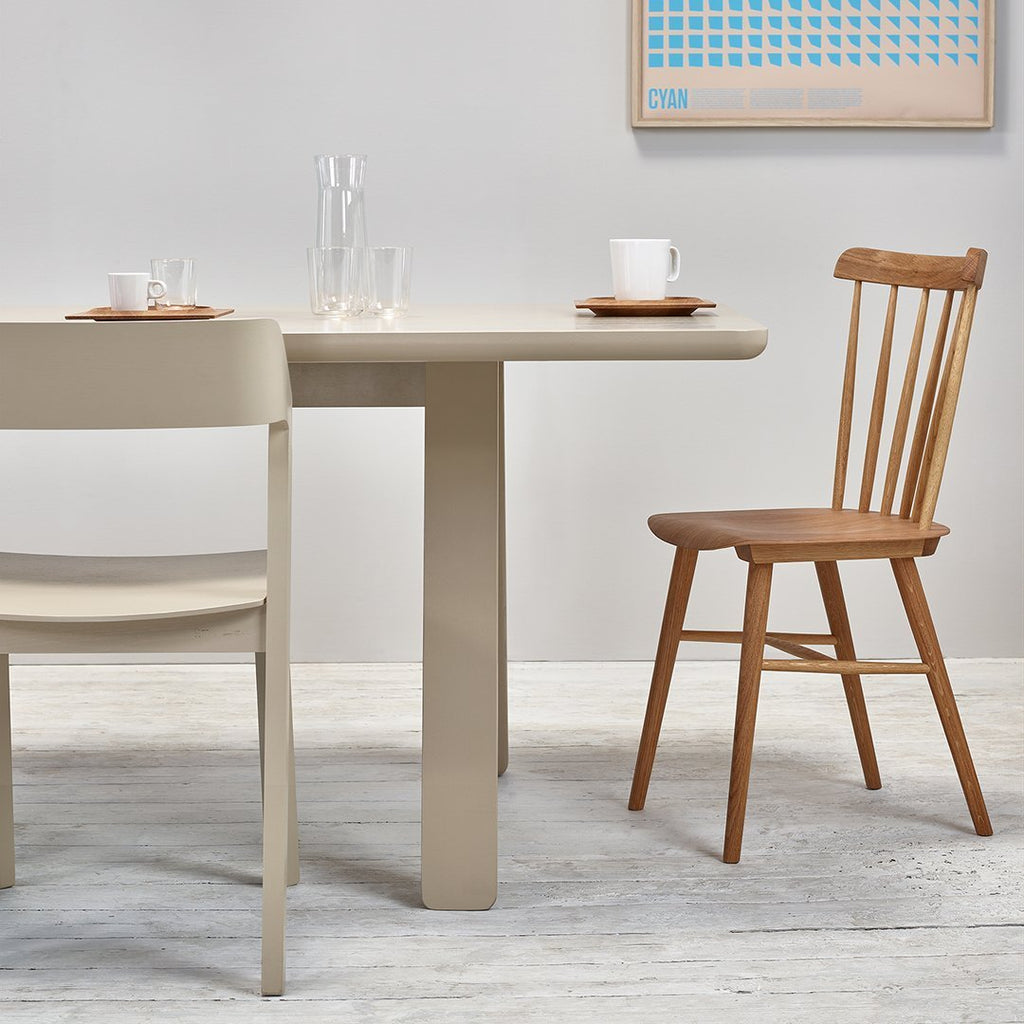 Chaise de salle à manger rétro en bois massif avec dossier bar poli à la main
