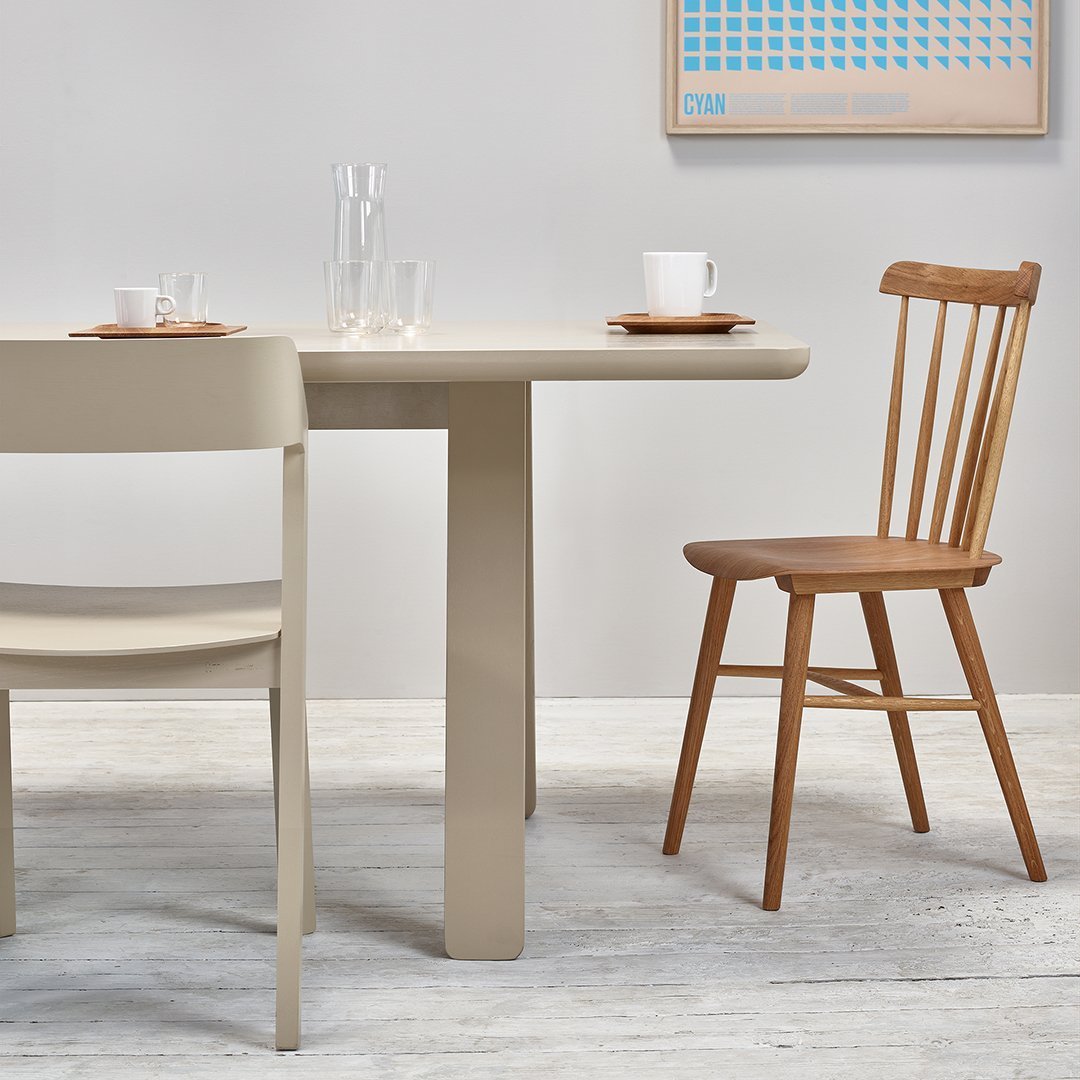 Chaise de salle à manger rétro en bois massif avec dossier bar poli à la main