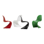 Chaise d'appoint emblématique en plastique laqué brillant avec forme en porte-à-faux monobloc pour salle à manger