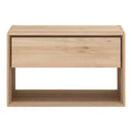 Table de chevet scandinave en bois massif avec lignes élégantes et tiroir unique pour chambre à coucher