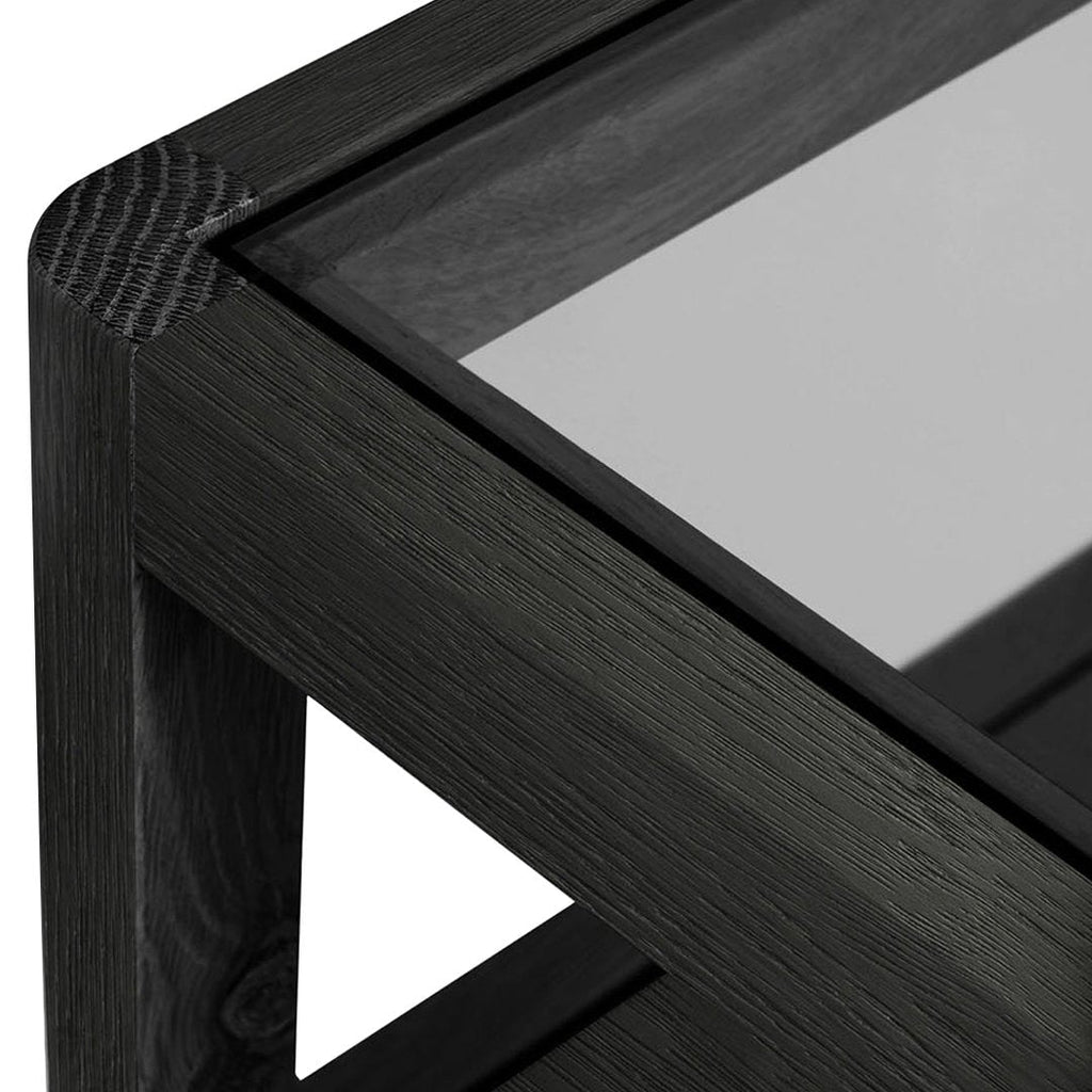 Table de chevet classique en bois massif avec barreaux inspirés des broches et tiroir unique pour chambre à coucher