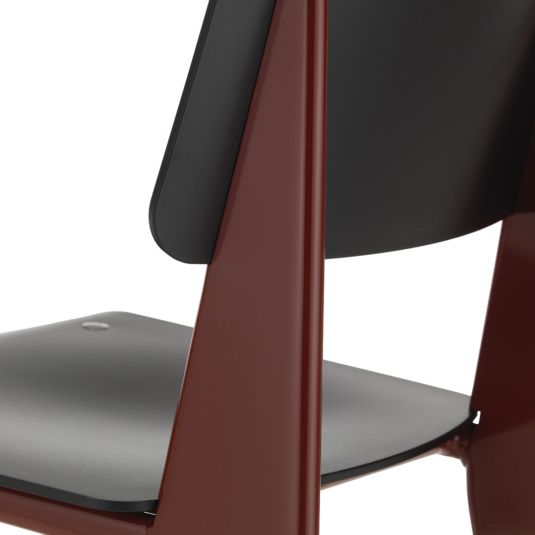 Chaise d'appoint contemporaine en plastique recyclé avec piètement thermolaqué pour salle à manger