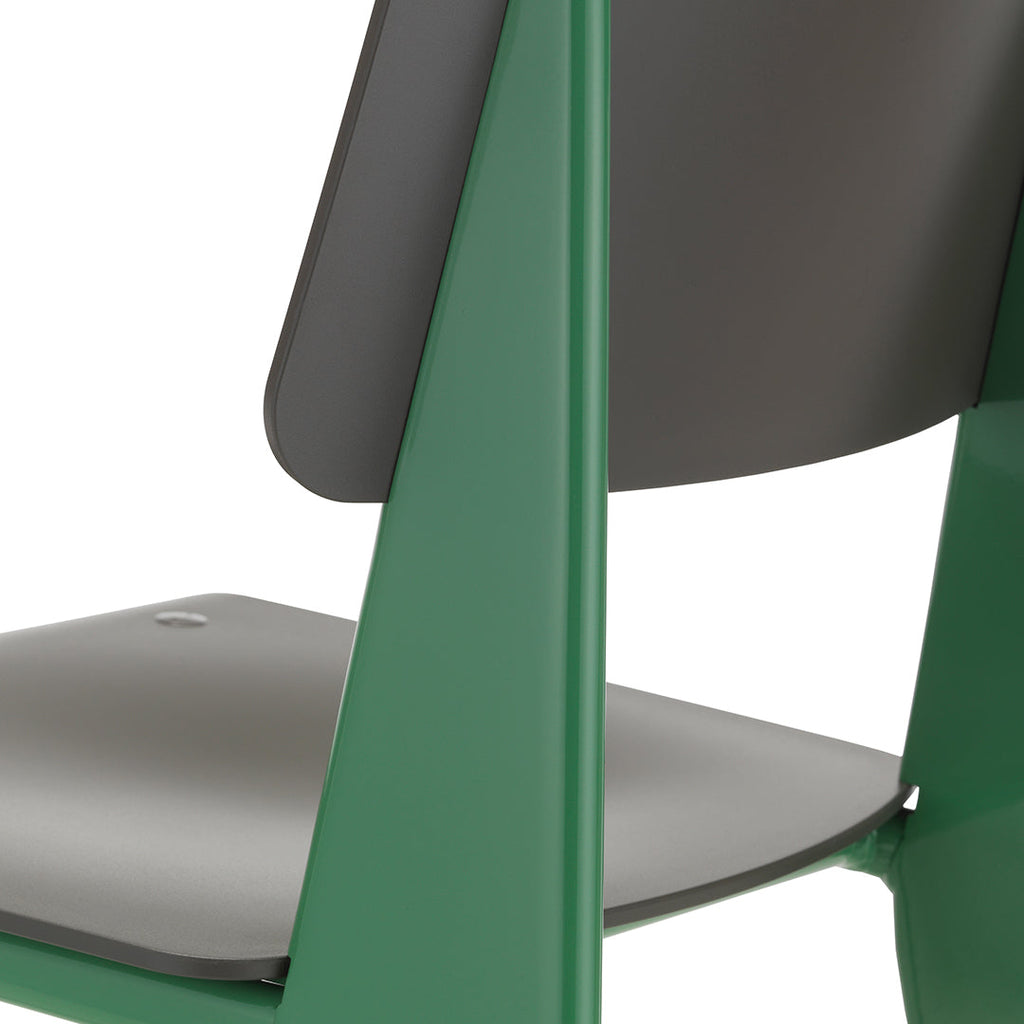 Chaise d'appoint contemporaine en plastique recyclé avec piètement thermolaqué pour salle à manger