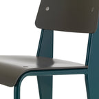 Chaise d'appoint contemporaine en plastique recyclé avec piètement thermolaqué pour salle à manger