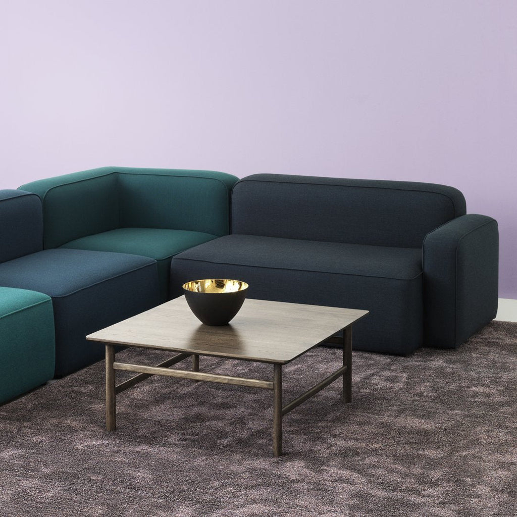Table Basse Danoise Shaker en Chêne Massif avec Bords Biseautés et Pieds Ovales pour Salon