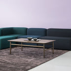 Table Basse Danoise Shaker en Chêne Massif avec Bords Biseautés et Pieds Ovales pour Salon