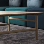 Table Basse Danoise Shaker en Chêne Massif avec Bords Biseautés et Pieds Ovales pour Salon