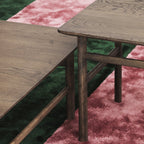 Table Basse Danoise Shaker en Chêne Massif avec Bords Biseautés et Pieds Ovales pour Salon