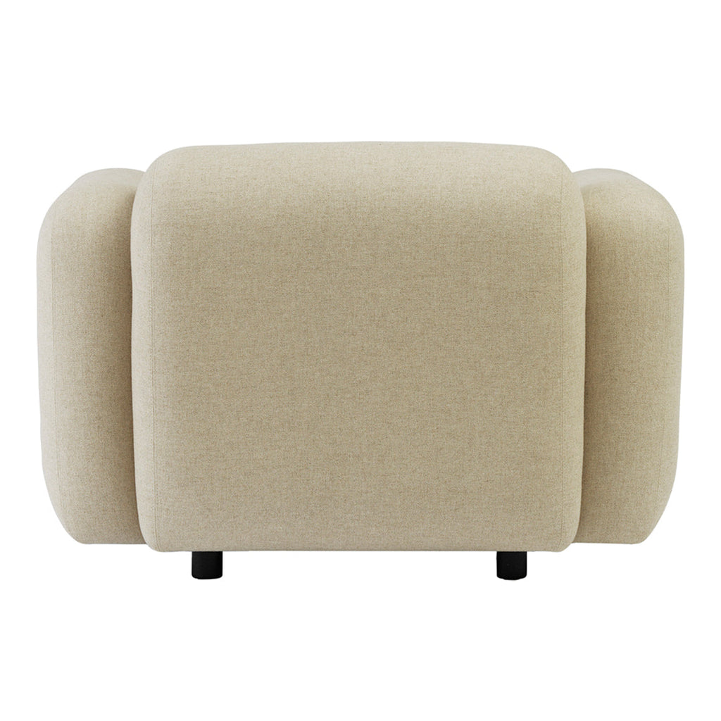 Fauteuil de salon rembourré minimaliste avec silhouette aux courbes douces pour le salon