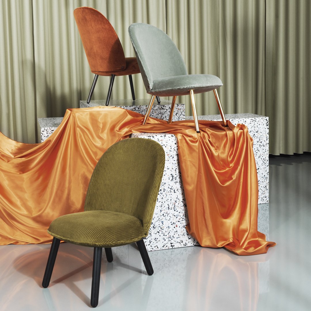 Fauteuil de salon moderne urbain en velours ou cuir avec assemblage à plat pour le salon