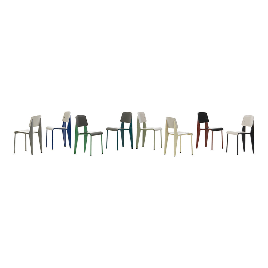 Chaise d'appoint contemporaine en plastique recyclé avec piètement thermolaqué pour salle à manger