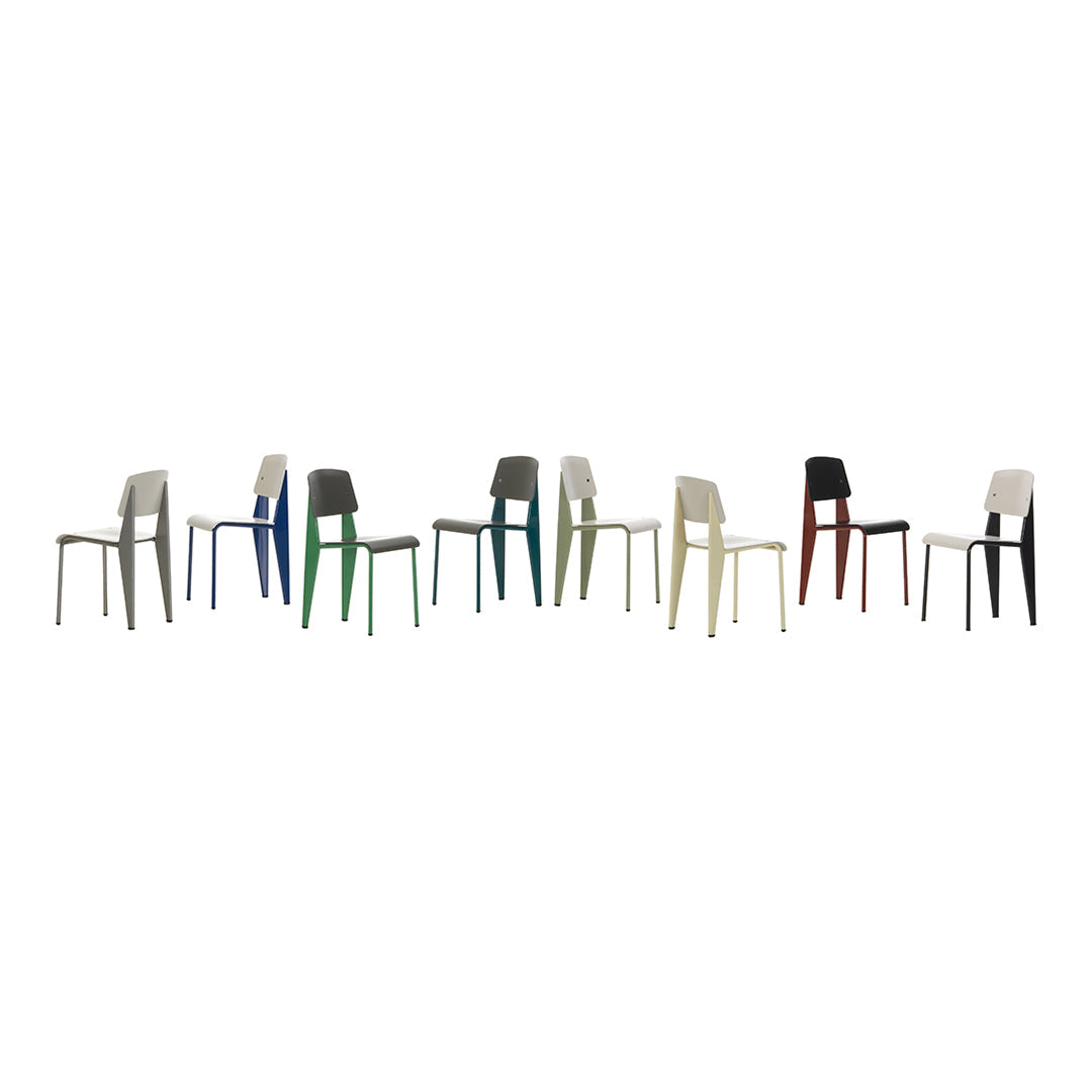 Chaise d'appoint contemporaine en plastique recyclé avec piètement thermolaqué pour salle à manger