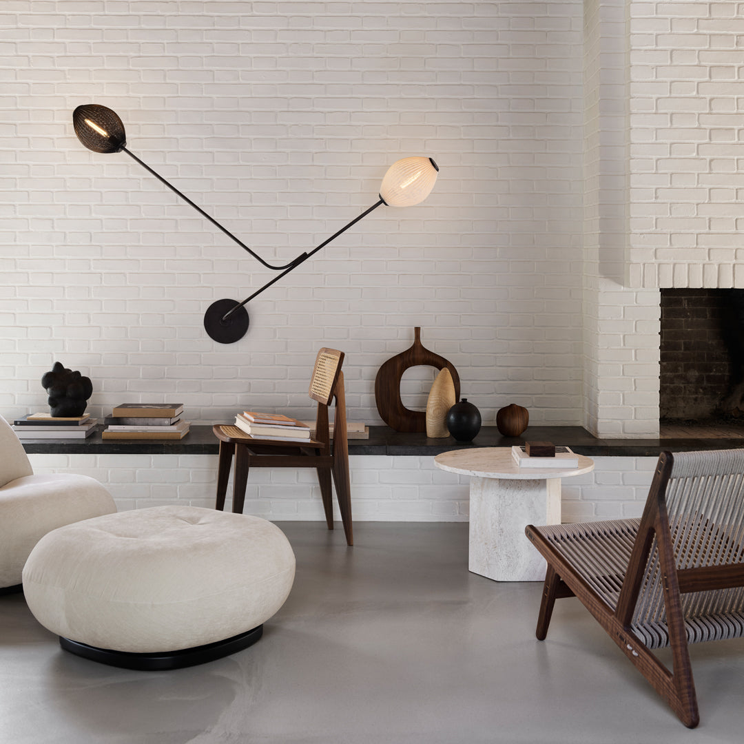 Fauteuil lounge moderne français entièrement tapissé avec forme de nuage flottant de faible hauteur pour salon