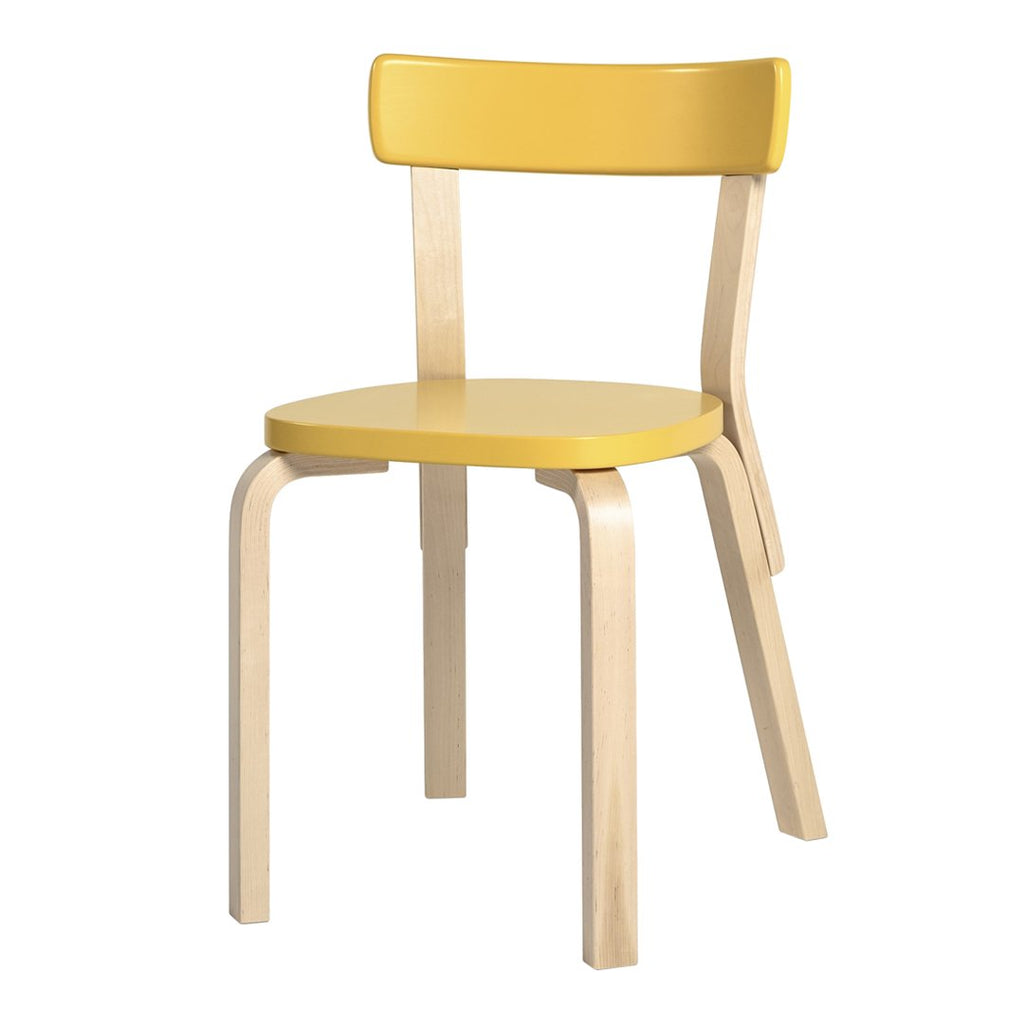 Chaise de bistrot classique en bois massif avec assise large et dossier confortable pour salle à manger ou cuisine