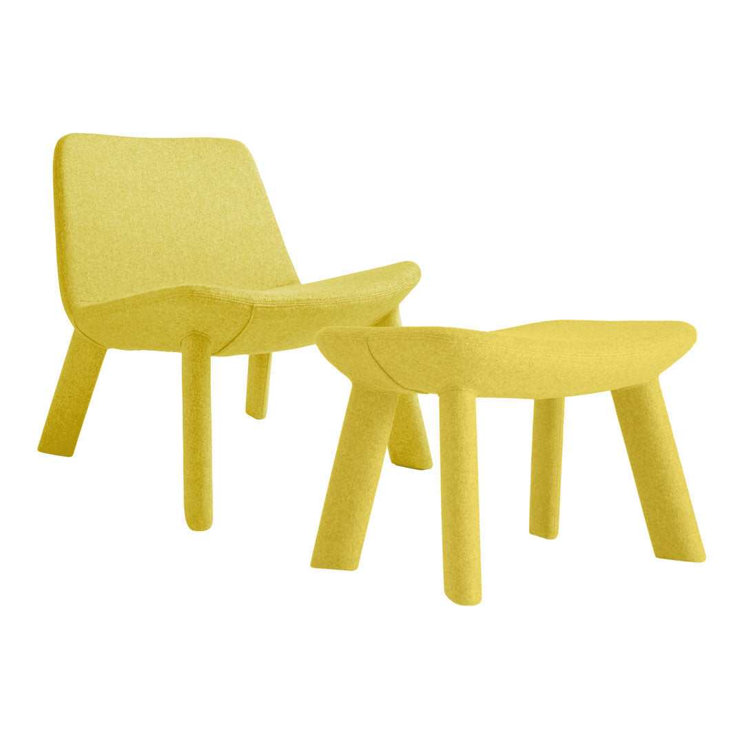 Fauteuil de salon contemporain entièrement rembourré en mousse et contreplaqué courbé avec pieds en métal pour le salon