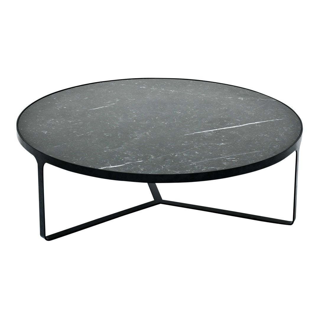 Table basse minimaliste en marbre avec base en cage métallique ouverte pour salon