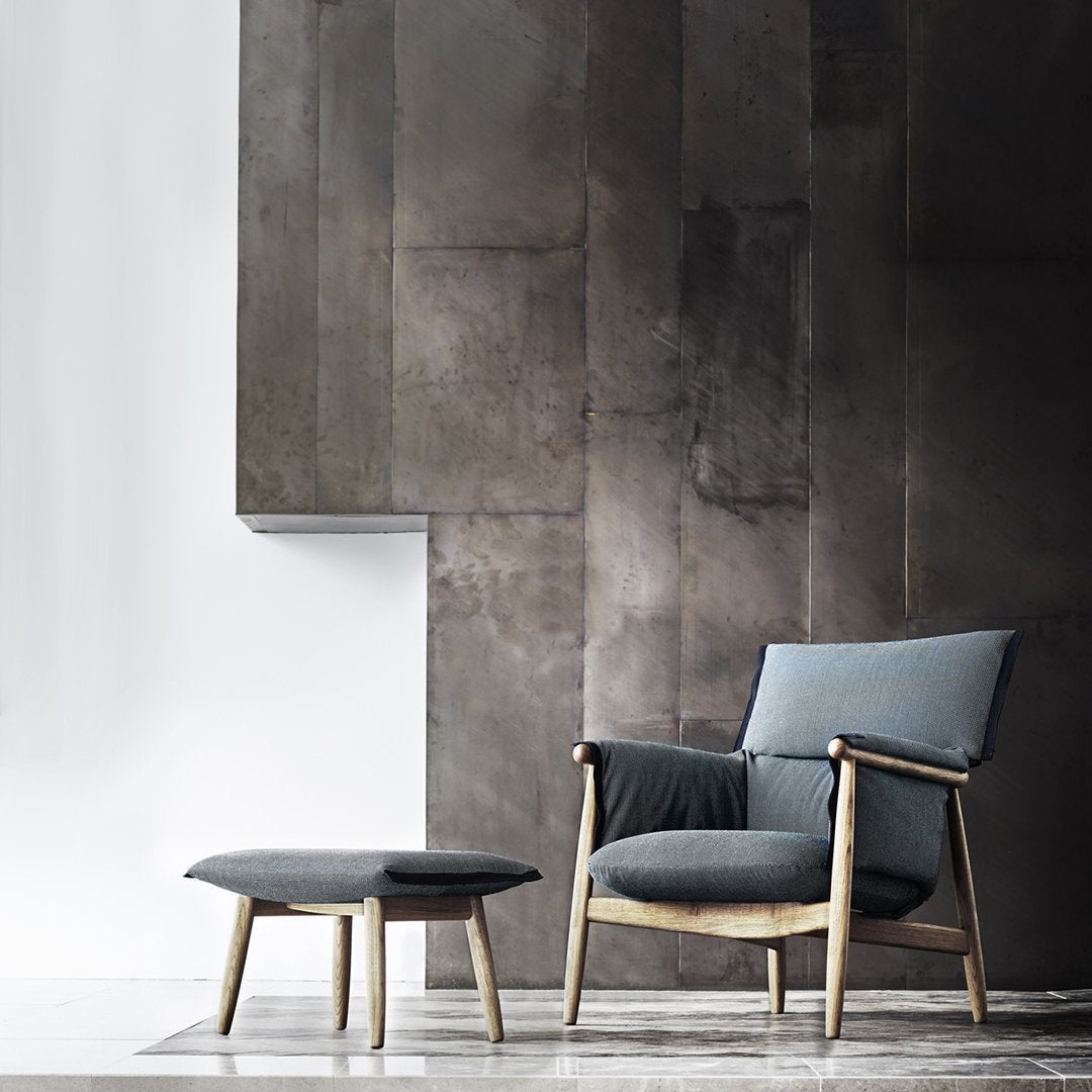 Fauteuil de salon scandinave en bois massif avec coussin triple pliant pour le dossier et l'accoudoir, pour le salon