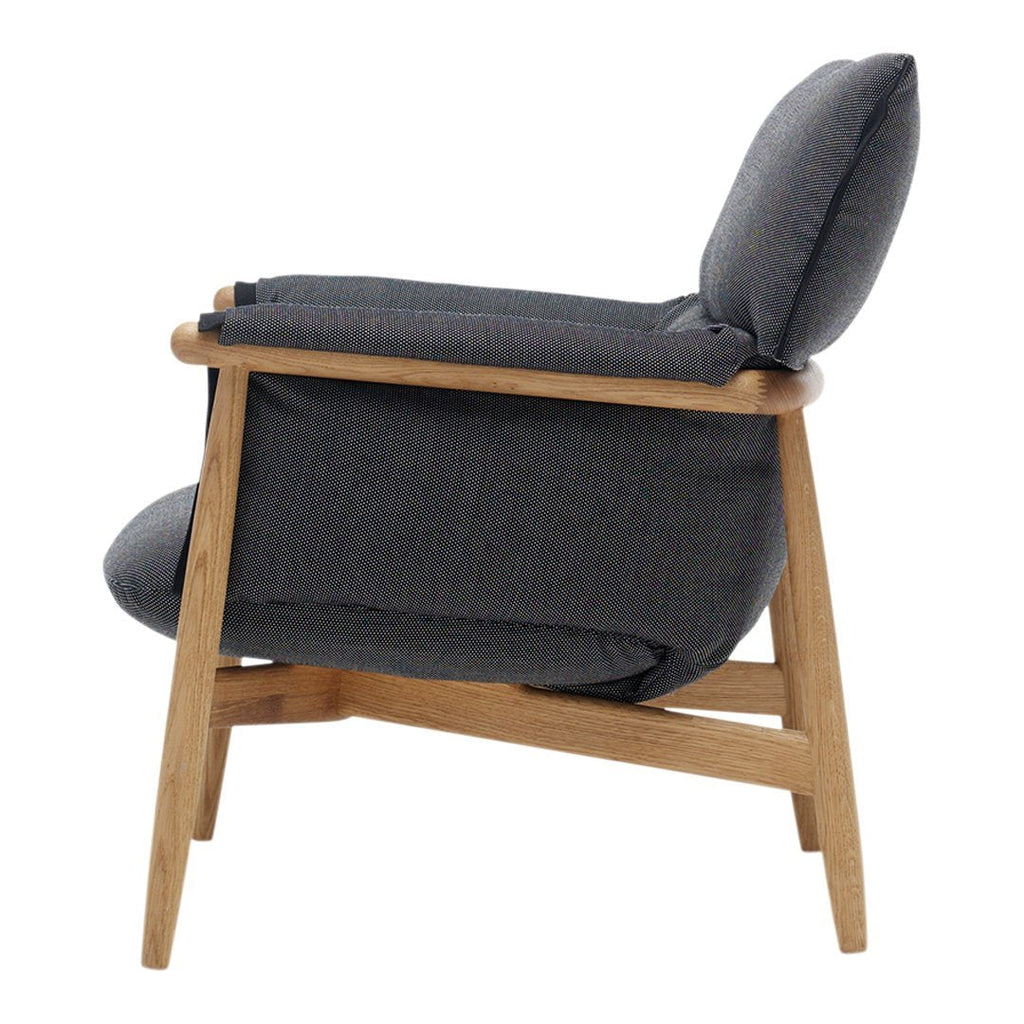 Fauteuil de salon scandinave en bois massif avec coussin triple pliant pour le dossier et l'accoudoir, pour le salon