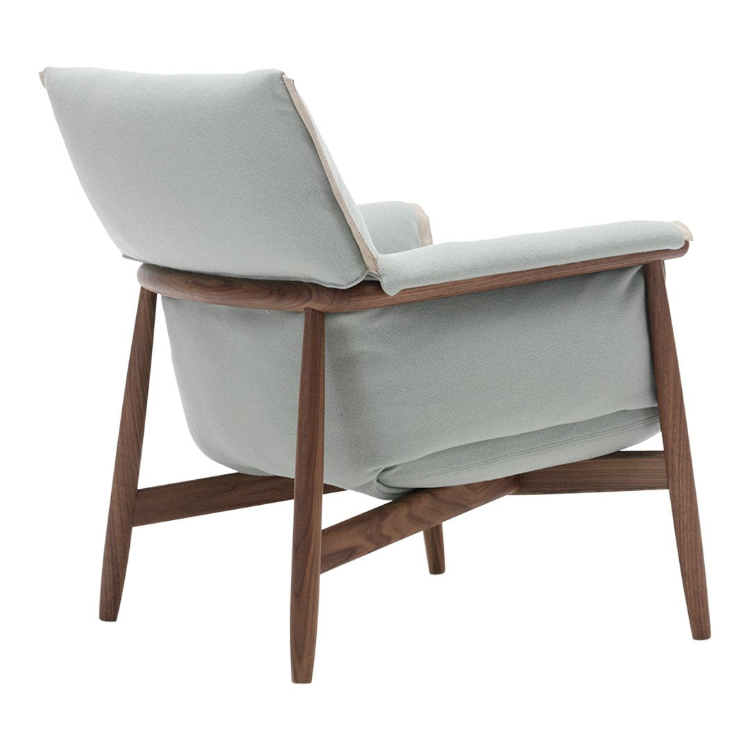 Fauteuil de salon scandinave en bois massif avec coussin triple pliant pour le dossier et l'accoudoir, pour le salon