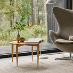Table d'appoint pliante scandinave en placage moulé avec profil fin élégant pour salon
