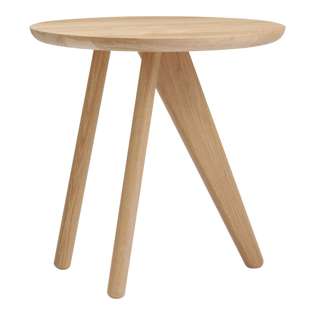 Table d'appoint minimaliste en chêne massif avec pied en forme d'ailette et plateau en placage ultrafin pour salon
