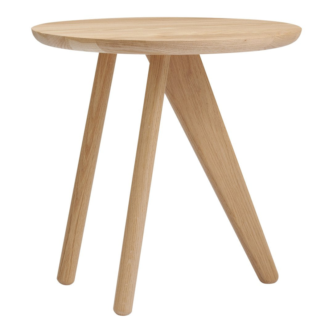 Table d'appoint minimaliste en chêne massif avec pied en forme d'ailette et plateau en placage ultrafin pour salon